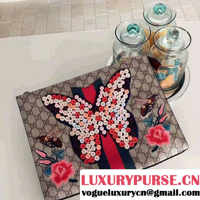Gucci Embellished Fasteners GG Supreme Clutch 2016 (SPM-6081114 )