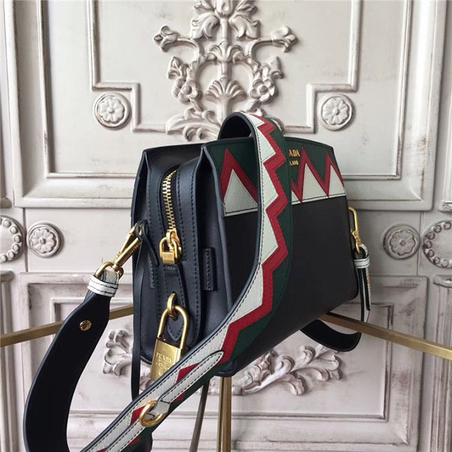 Prada Esplanade Saffiano Shoulder Bag 22cm 1BH049 Calfskin Leather Fall Winter 2017 Bag Collection Black Red