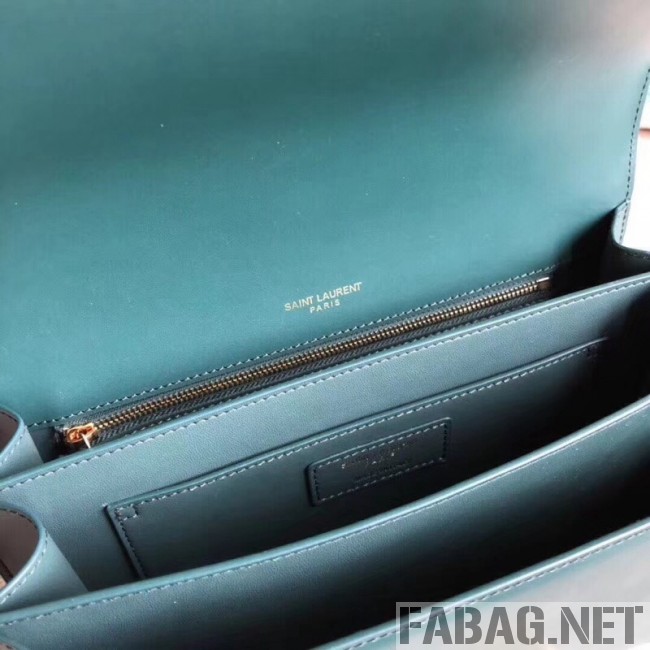 Saint Laurent Domino Medium in Smooth Leather 5387910 Green 2018 (A-8111308 )